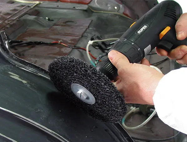 Disque abrasif non tissé noir haute performance - ProFinish Distribution