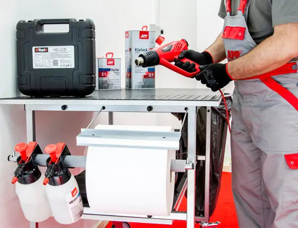 Établi mobile avec cerceau pour sac poubelle et distributeur de chiffons - ProFinish Distribution