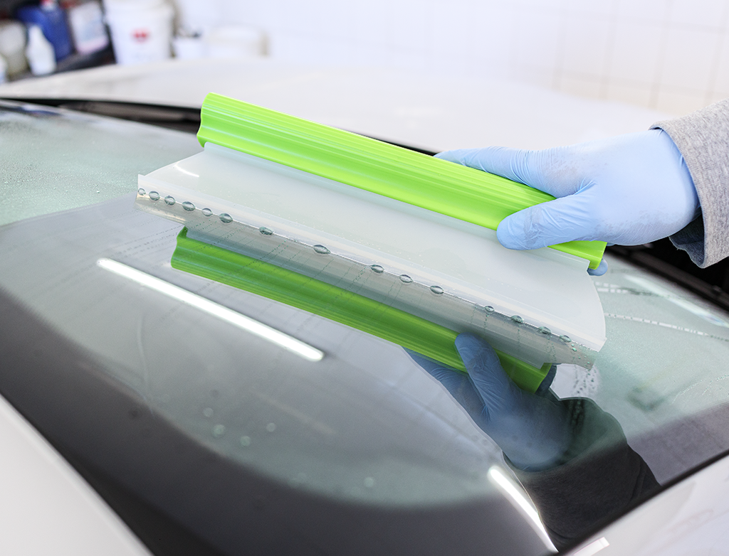 Raclette en silicone pour essuyage rapide sans trace - ProFinish Distribution