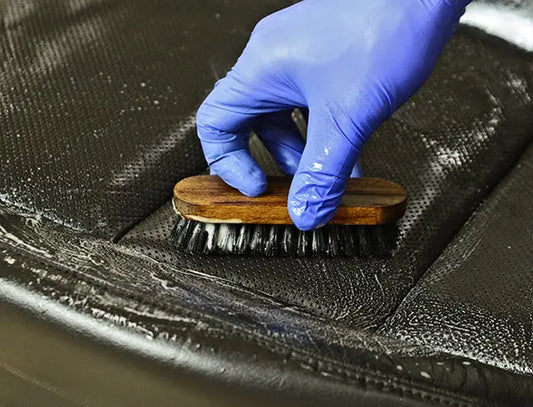 Brosse pour tapisserie en cuir à poils doux -  ProFinish Distribution