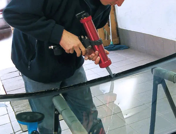 Colle Polyuréthane Monocomposant pour Vitrage Automobile -  ProFinish Distribution