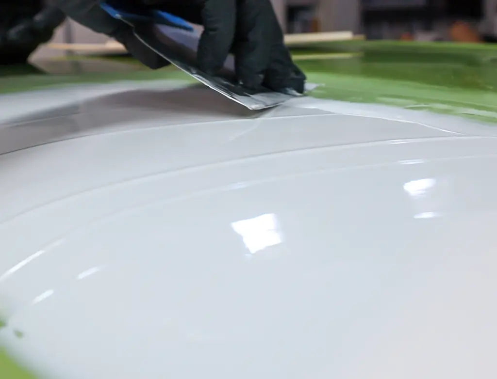 Mastic polyester universel auto-nivelant allégé -  ProFinish Distribution