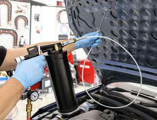Pistolet de pulvérisation avec réservoir sous pression -  ProFinish Distribution